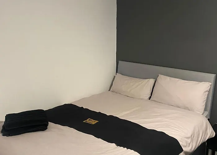 Black Ocean Holiday Apartments Blackpool